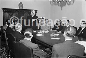 HED_assinatura_do_contrato_1953_07_08_LSM_12_005_tb.jpg