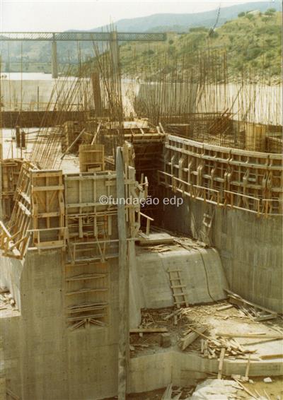 Aproveitamento hidroelectrico do Pocinho_Construção da barragem_019.jpg