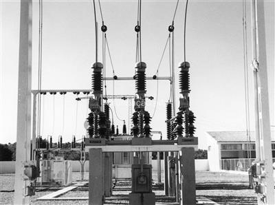 179716_0029 _Disjuntores de uma subestação da Companhia Eléctrica do Alentejo e Algarve_196-_FNI.jpg