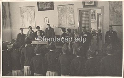 C.R.G.E. _ Escola dos filhos dos operários. Comemoração do 9 de Abril _ 1935-04-09 _ Kurt Pinto _ 15219 _ 12a.jpg