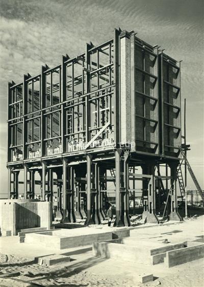 C.R.G.E. - Fábrica de gás da Matinha _ Fornos. Construção da alvenaria _ 1939-08-12 _ Kurt Pinto _ 15139 _ 16.jpg
