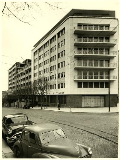 Publicidade das C.R.G.E. _ Edifício sede, zona circundante _ 1963-03-18 _ FNI _ 15186 _ 242.jpg