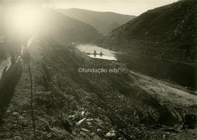 Aproveitamento hidroeléctrico da Valeira _ Pormenor do leito do rio Douro_320.jpg