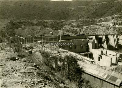 Aproveitamento hidroeléctrico da Valeira _ Pormenor da montagem da subestação_382.jpg