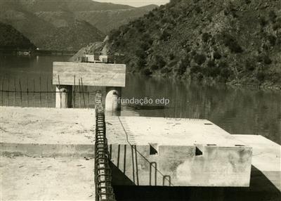 Aproveitamento hidroeléctrico da Valeira _ Obras de montagem do tabuleiro da ponte da Ferradosa_539.jpg