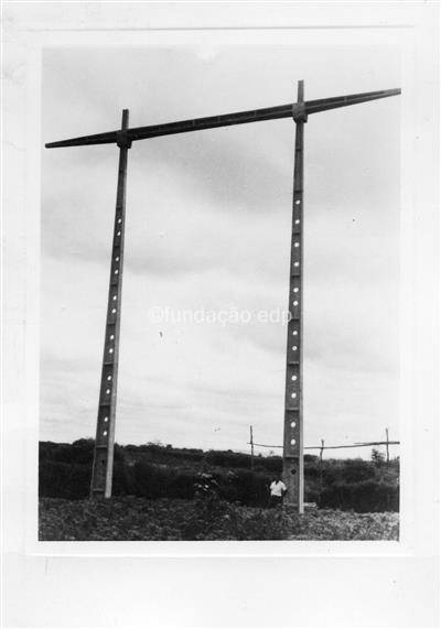 179716_0061_Pórtico com postes CAVAN e respectivas travessas de betão_196-_Sociedade Portuguesa Cavan S.A.jpg