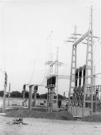 0009_Subestação do Infulene_painéis dos transformadores 60 kV_28abr1972_FNI.jpg