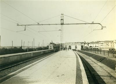 Sociedade Estoril - Estoril (caminho-de-ferro) _ Estação  _ 1938-04-00 _ Kurt Pinto _ 15144 _ 15.jpg