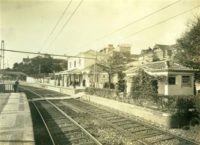 Sociedade Estoril - Estoril (caminho-de-ferro) _ Estação  _ 1938-04-00 _ Kurt Pinto _ 15144 _ 16.jpg