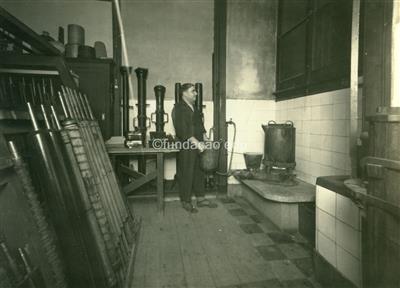 C.R.G.E. - Imprensa Nacional de Lisboa _ Fundição dos rolos em gelatina para máquinas de impressão _ 1938_ Kurt Pinto _ 15131 _ 10.jpg